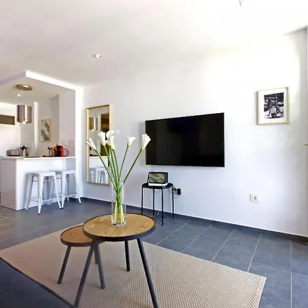 Apartment Precioso Con Vistas Al Mar Y Piscinas *